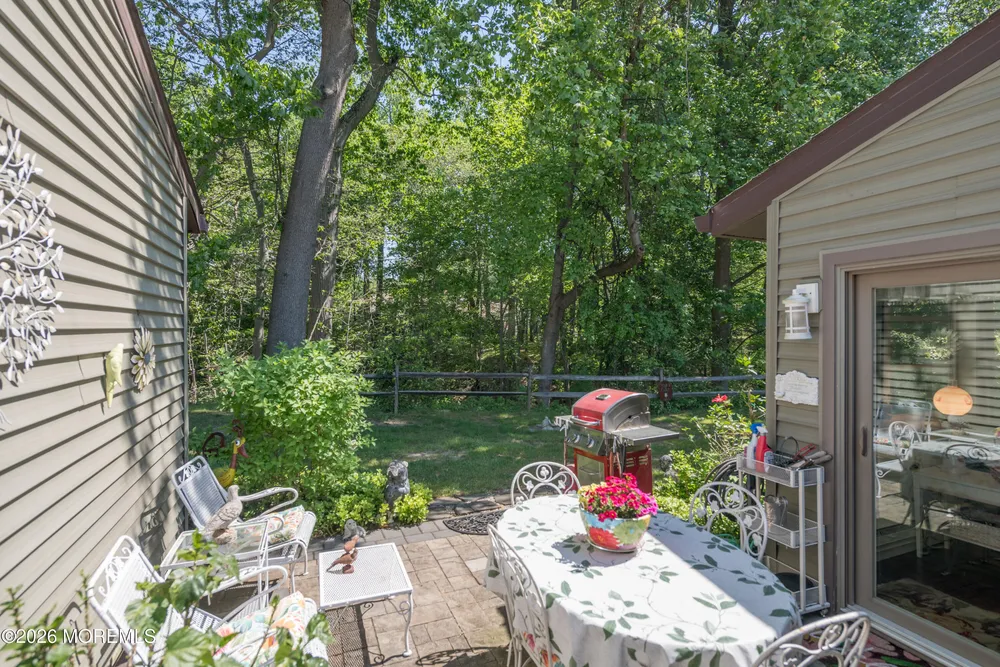 14 Andover Ct, Red Bank, NJ 07701