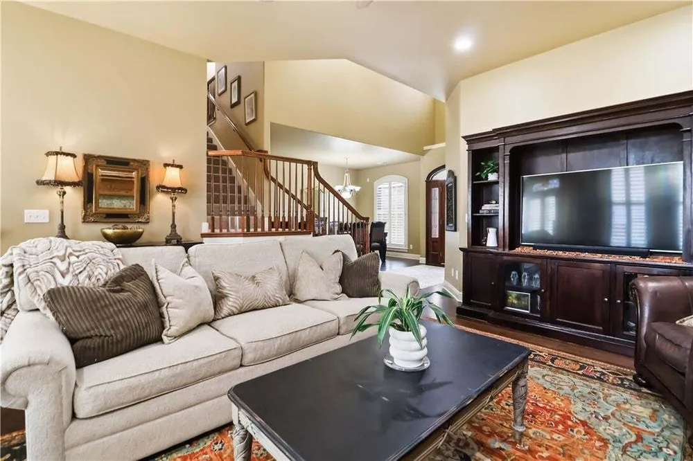 3906 NE Kensington Ave, Bentonville, AR 72712