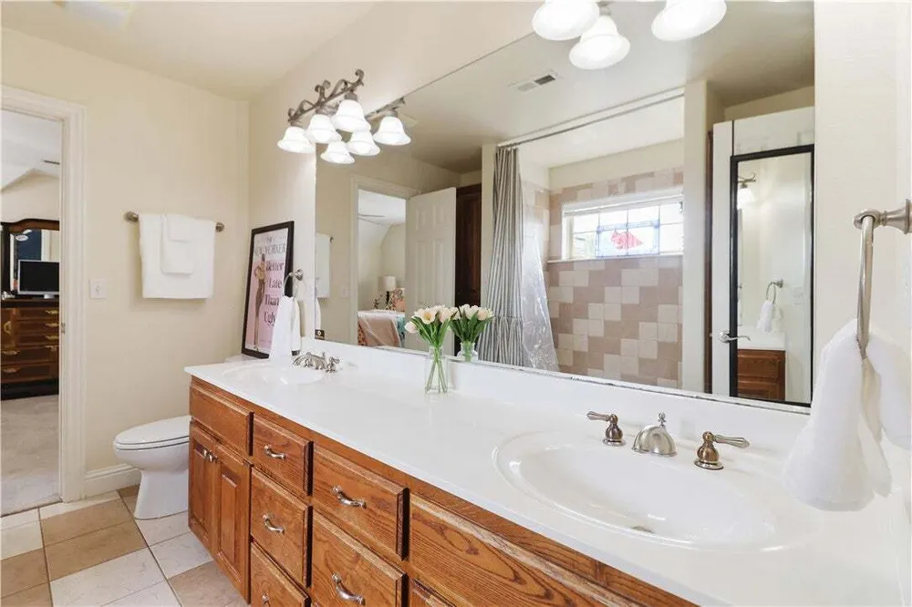 3906 NE Kensington Ave, Bentonville, AR 72712