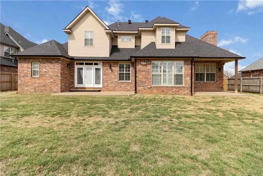 3906 NE Kensington Ave, Bentonville, AR 72712