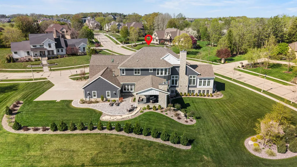 2427 E Highpond Crossing, Appleton, WI 54913