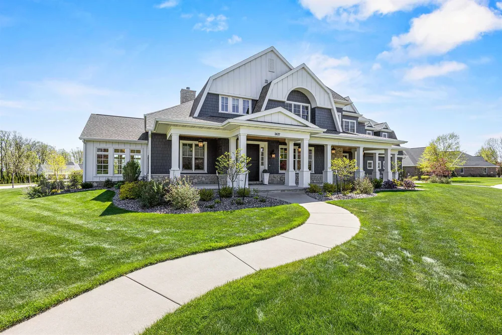 2427 E Highpond Crossing, Appleton, WI 54913