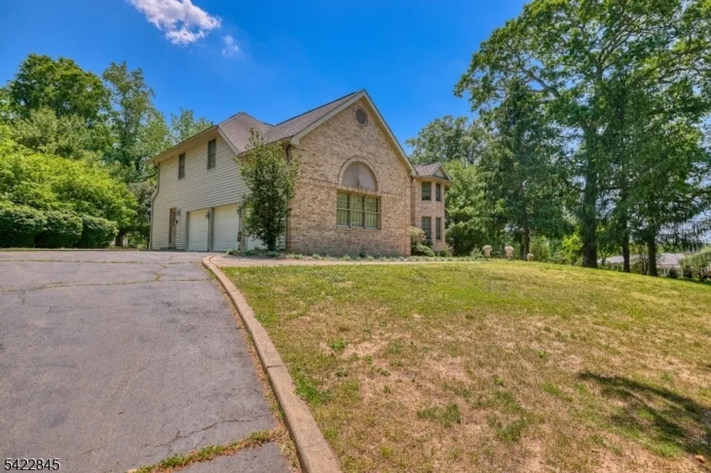 15 Scenic Dr, Mercer, Ewing Township, NJ 08628