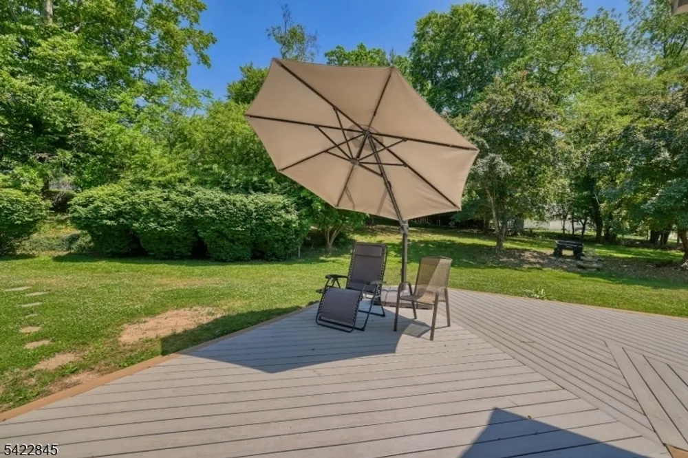 15 Scenic Dr, Mercer, Ewing Township, NJ 08628