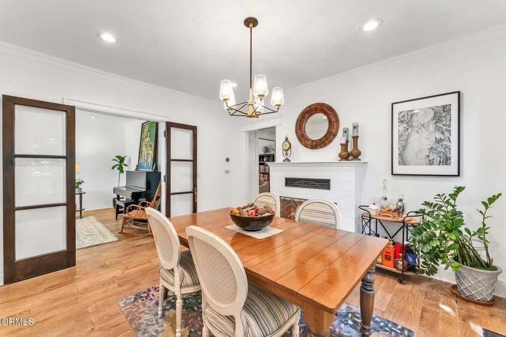 1135 Fairview Dr, La Canada Flintridge, CA 91011