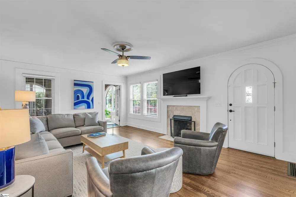 209 Cleveland St, Greenville, SC 29601