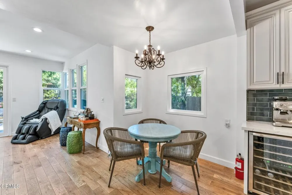 1135 Fairview Dr, La Canada Flintridge, CA 91011
