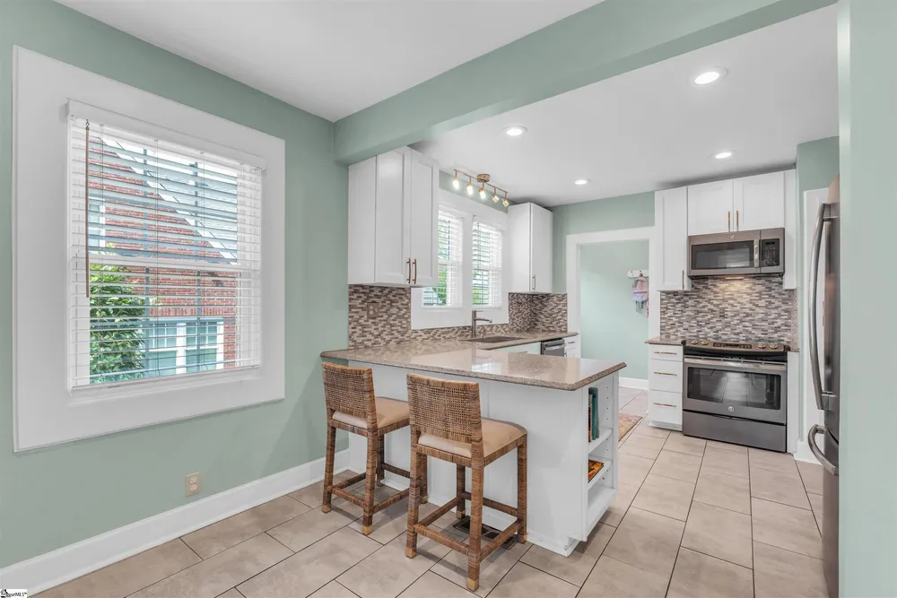 209 Cleveland St, Greenville, SC 29601