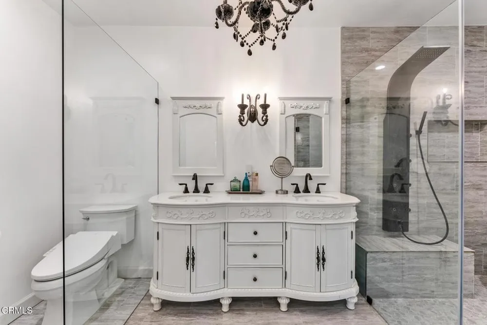 1135 Fairview Dr, La Canada Flintridge, CA 91011