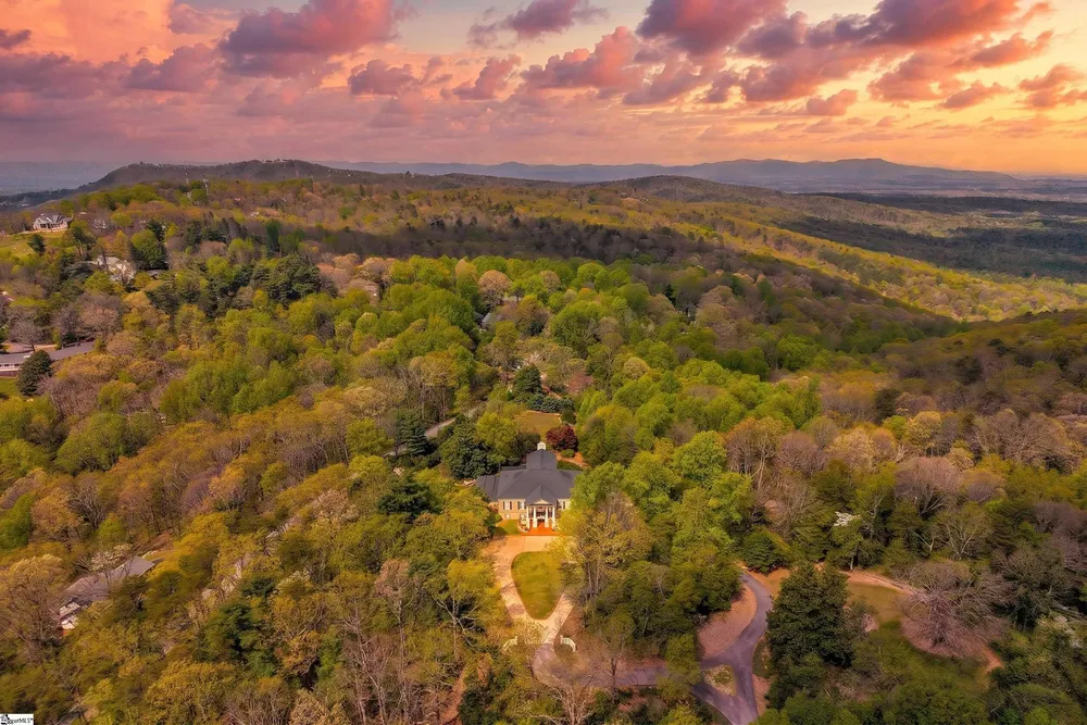 644 Altamont Rd, Greenville, SC 29609