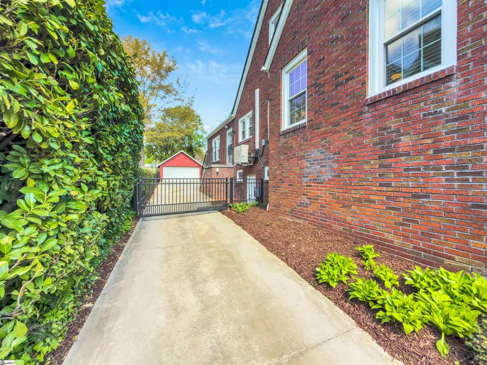 209 Cleveland St, Greenville, SC 29601