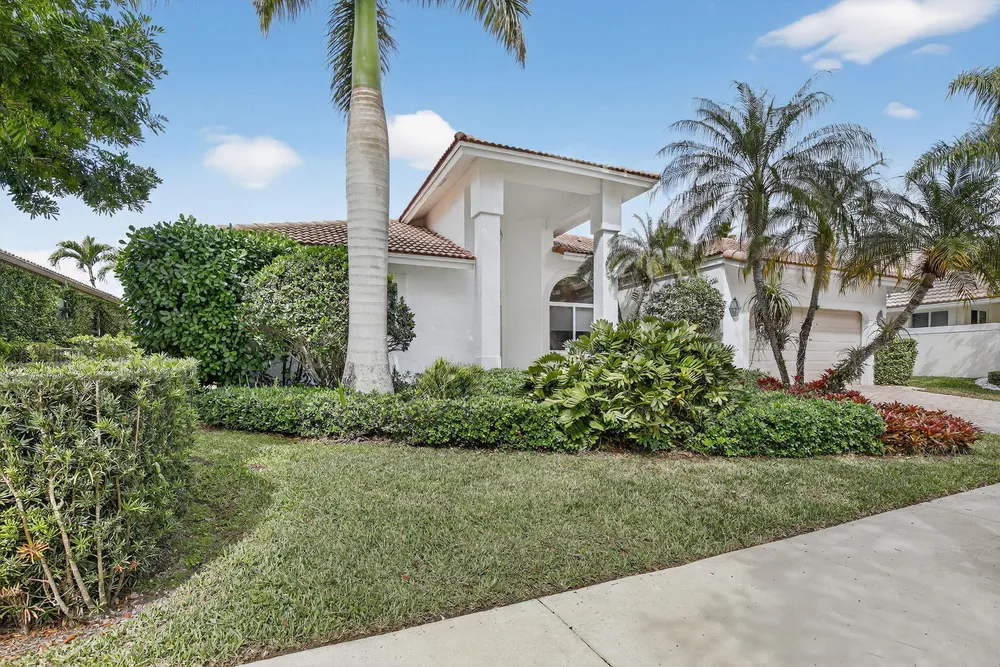 2647 Miller Ct, Weston, FL 33332