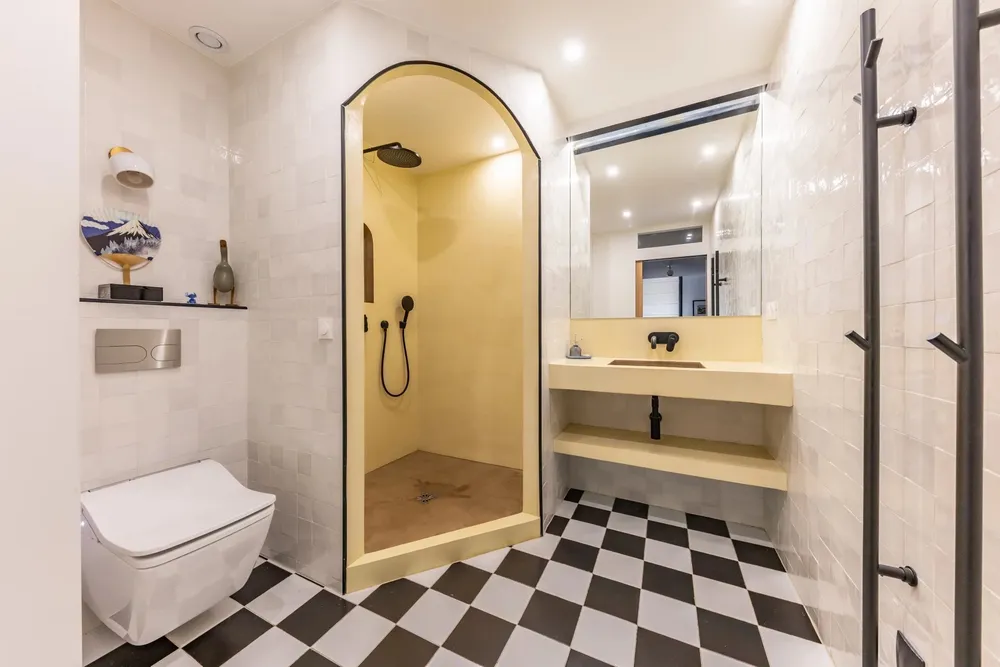 Paris 17th (Plaine-Monceau), 75017, France
