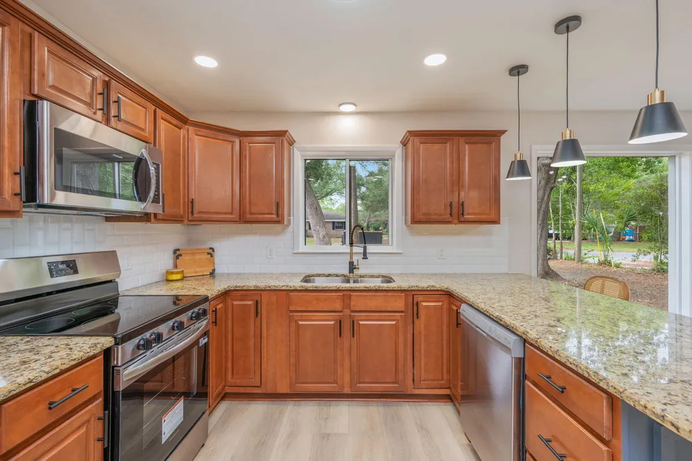 120 Jamestown Ave, Fort Walton Beach, FL 32547