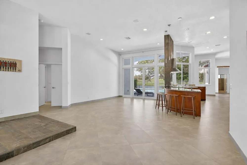 2647 Miller Ct, Weston, FL 33332