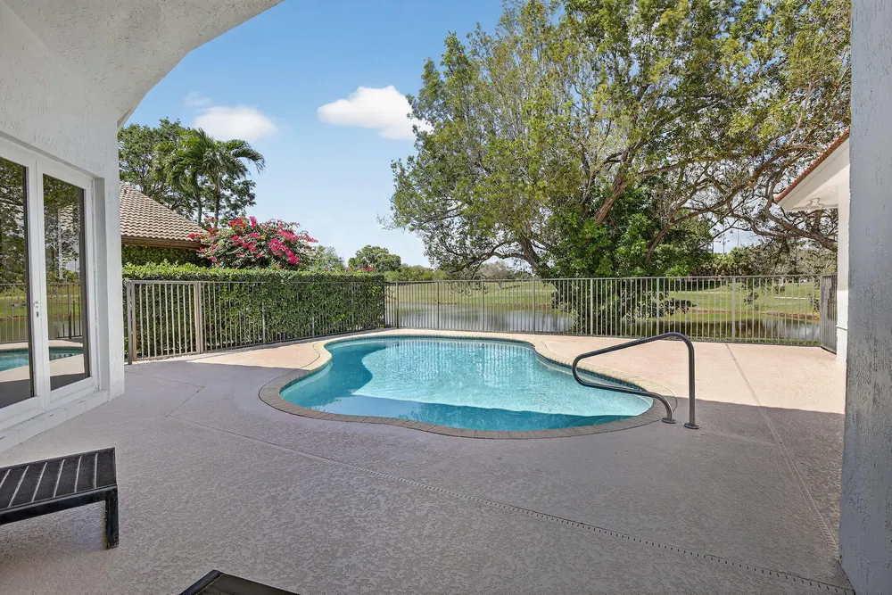 2647 Miller Ct, Weston, FL 33332