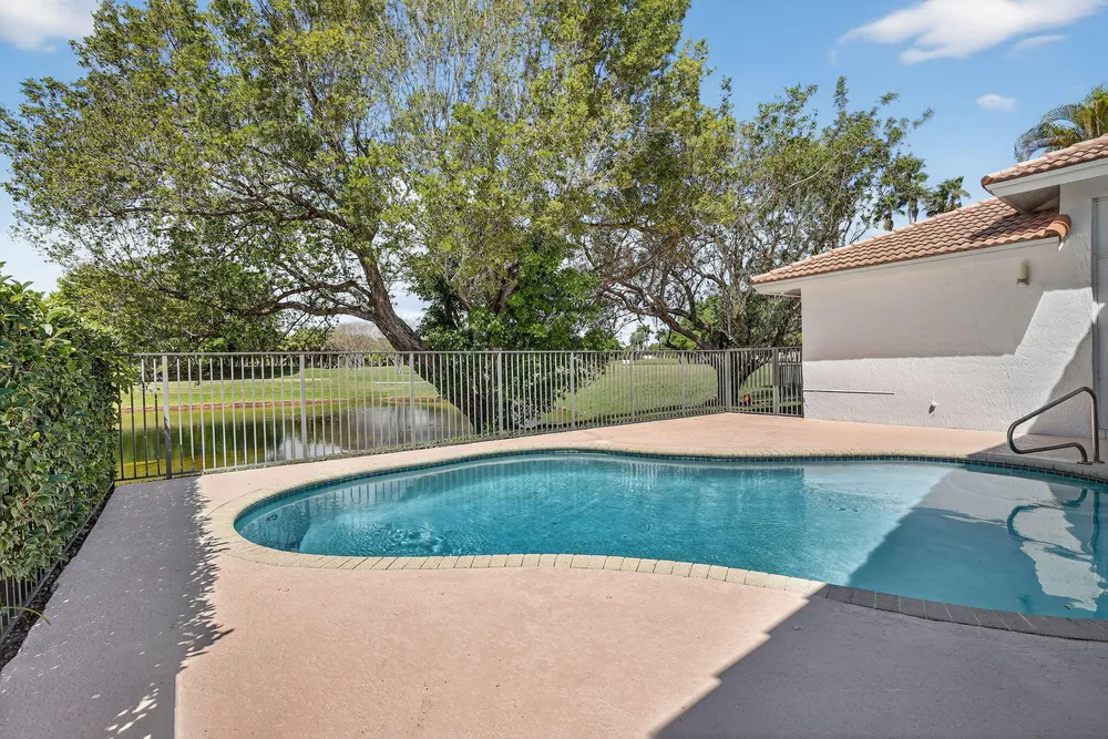 2647 Miller Ct, Weston, FL 33332