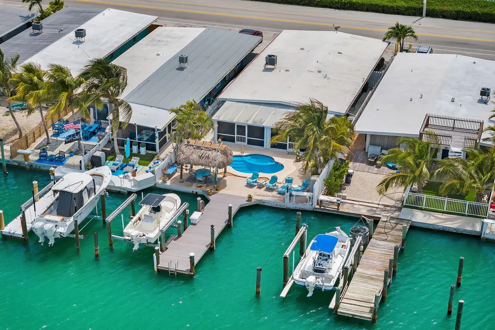 8 Sadowski Causeway, Key Colony Beach, FL 33051