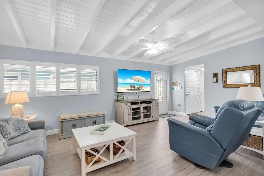 8 Sadowski Causeway, Key Colony Beach, FL 33051