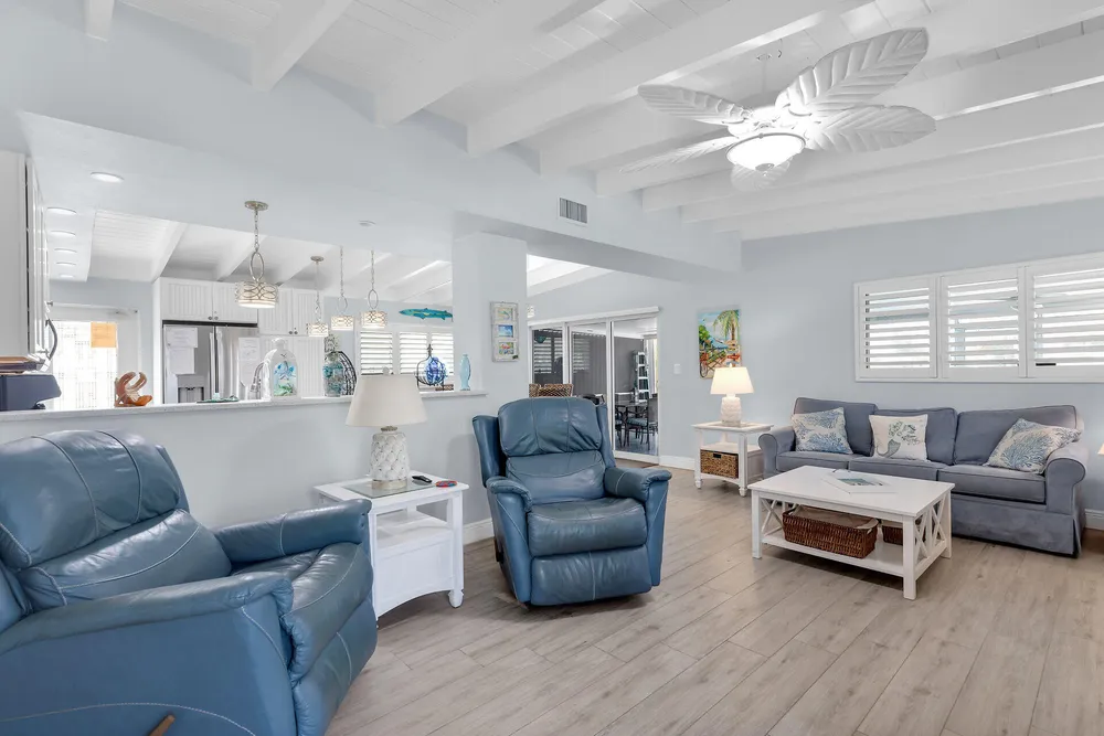 8 Sadowski Causeway, Key Colony Beach, FL 33051