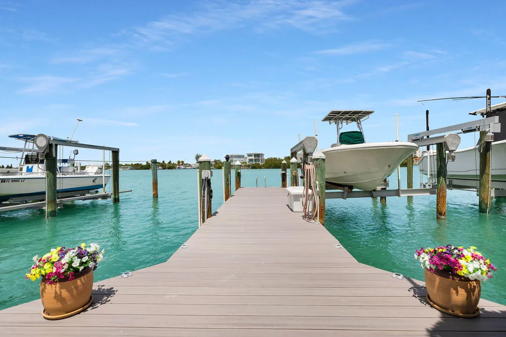 8 Sadowski Causeway, Key Colony Beach, FL 33051