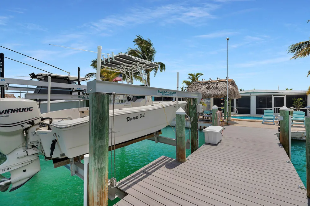 8 Sadowski Causeway, Key Colony Beach, FL 33051
