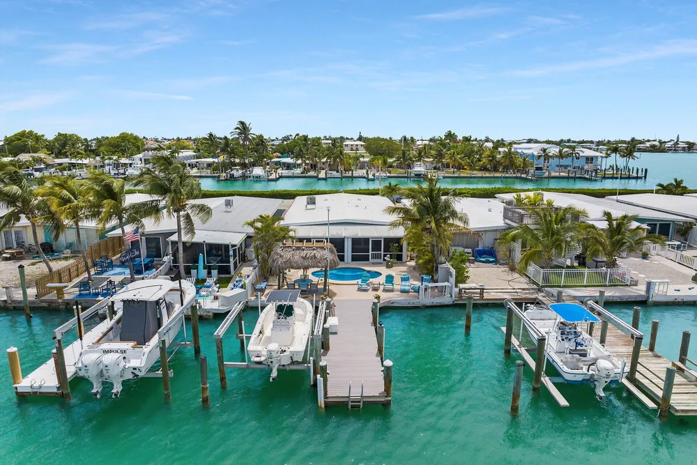 8 Sadowski Causeway, Key Colony Beach, FL 33051