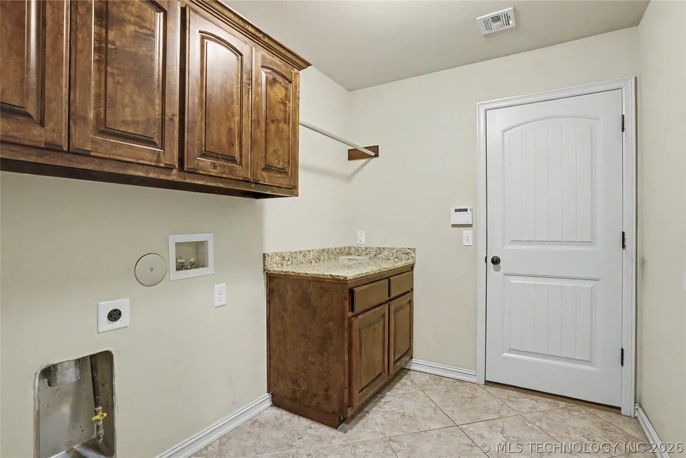 3108 S Gardenia Ct, Broken Arrow, OK 74012