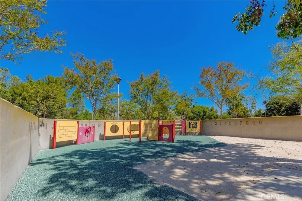 2 Evening Breeze, Irvine, CA 92603