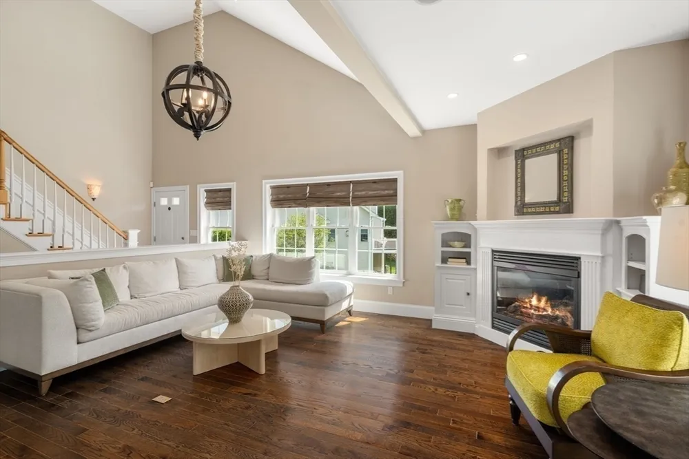 3 Pine Ridge Dr, Medway, MA 02053