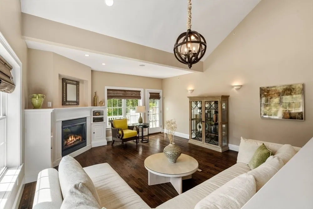 3 Pine Ridge Dr, Medway, MA 02053