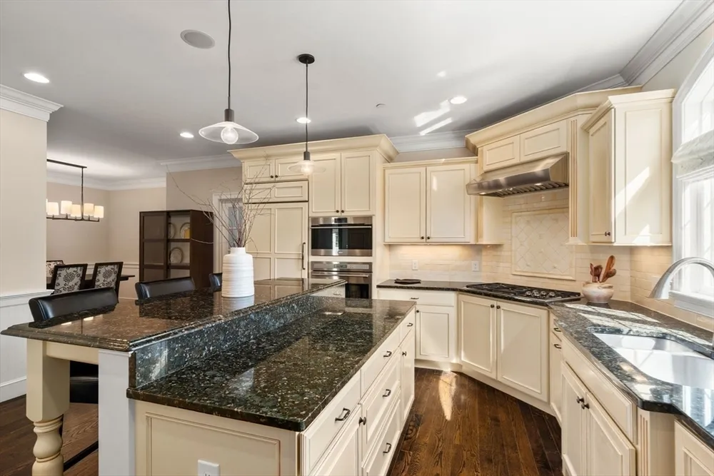 3 Pine Ridge Dr, Medway, MA 02053