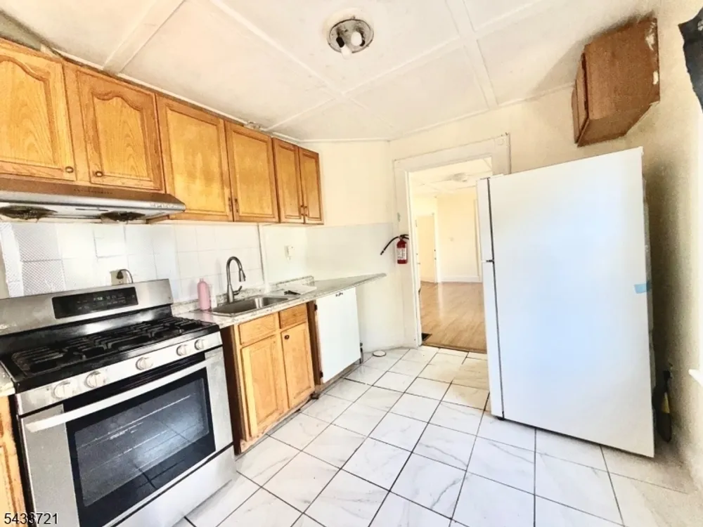 659 S 2nd St, Plainfield, NJ 07060