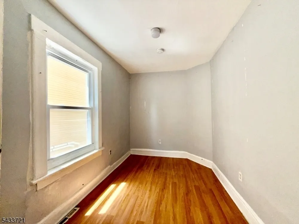659 S 2nd St, Plainfield, NJ 07060