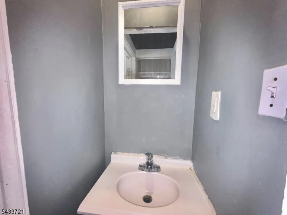 659 S 2nd St, Plainfield, NJ 07060