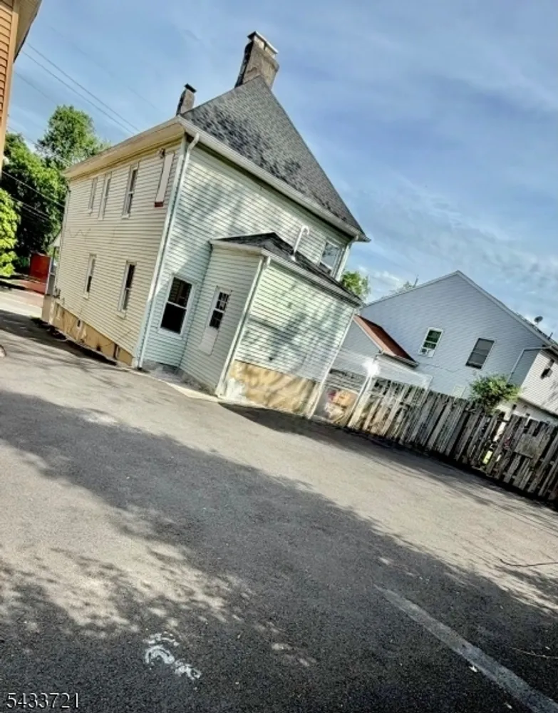 659 S 2nd St, Plainfield, NJ 07060