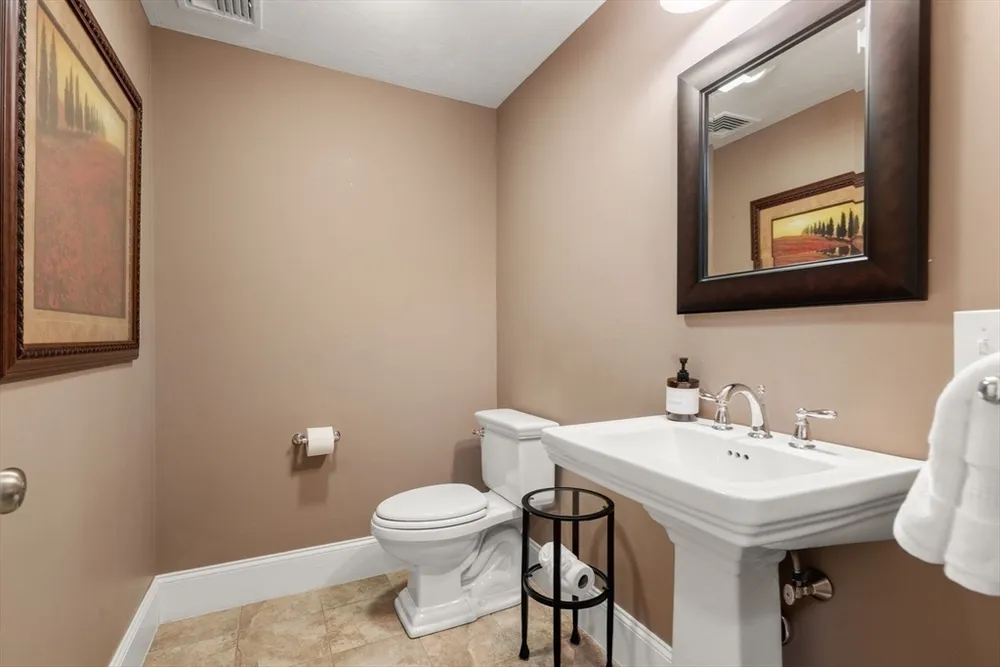3 Pine Ridge Dr, Medway, MA 02053