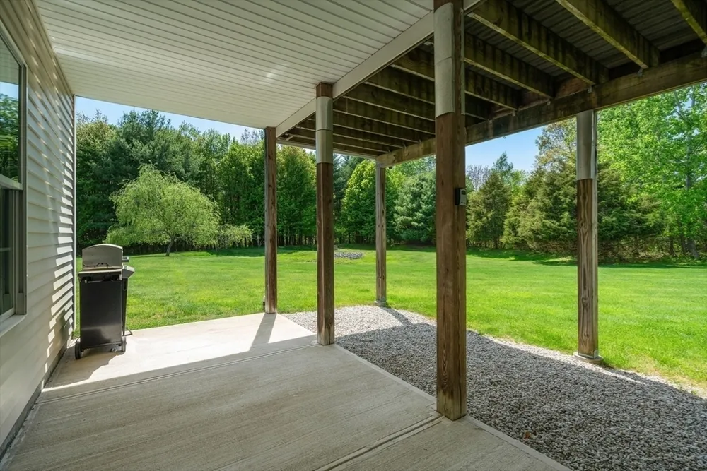 3 Pine Ridge Dr, Medway, MA 02053