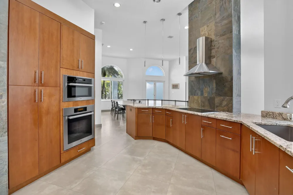 2647 Miller Ct, Weston, FL 33332