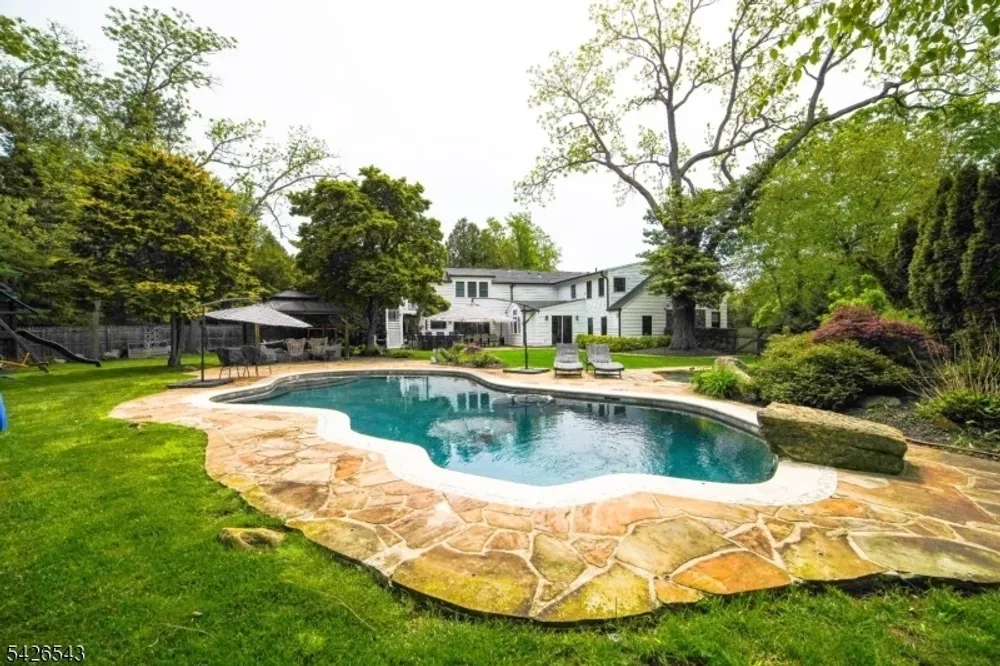 379 White Oak Ridge Rd, Essex, Millburn Township, NJ 07078