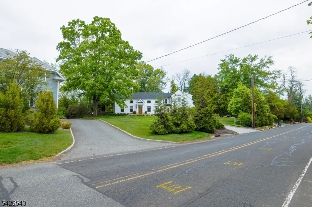 379 White Oak Ridge Rd, Essex, Millburn Township, NJ 07078