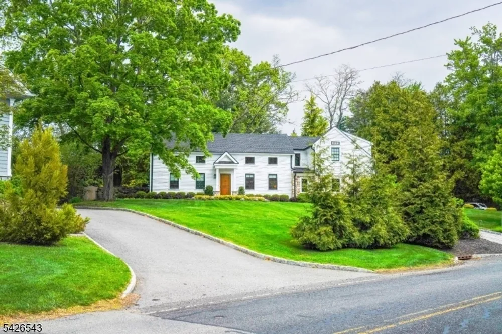 379 White Oak Ridge Rd, Essex, Millburn Township, NJ 07078