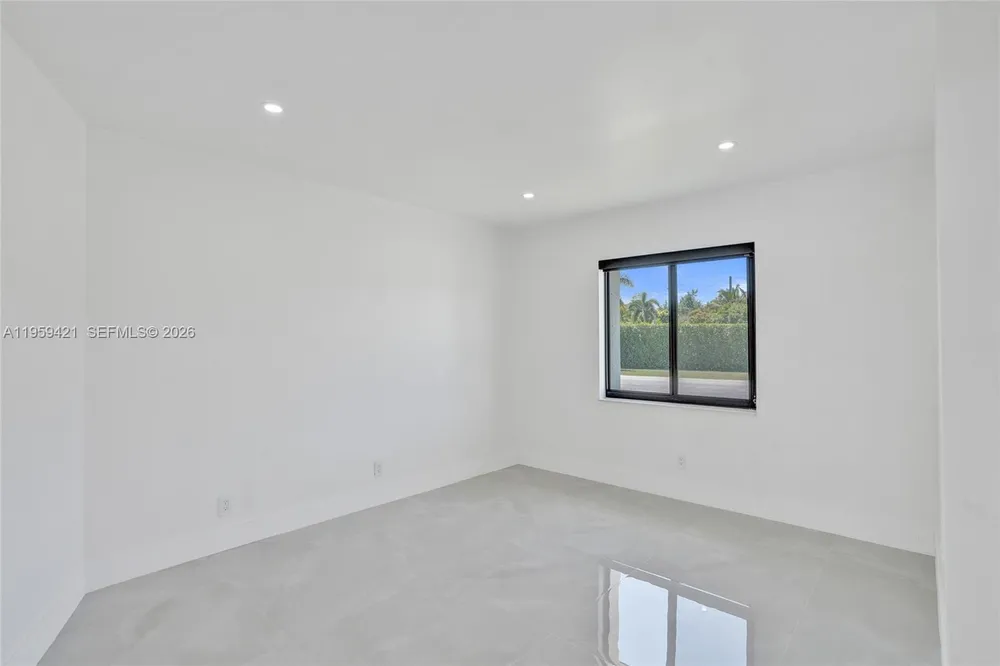 16653 Golfview Dr, Weston, FL 33326