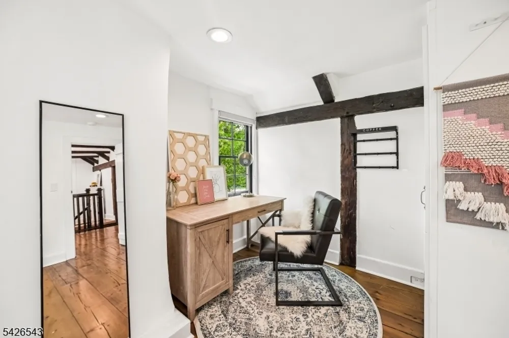 379 White Oak Ridge Rd, Essex, Millburn Township, NJ 07078