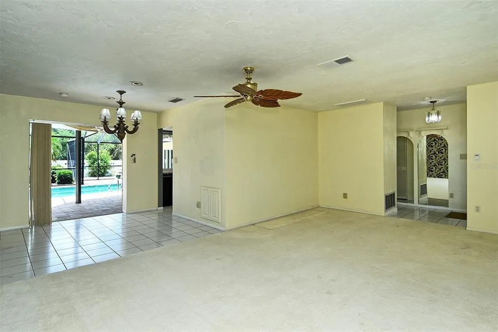 3140 Espanola Dr, Sarasota, FL 34239