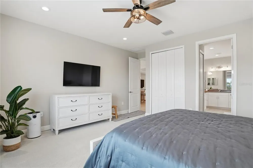 6515 Big Bayou Dr, Sarasota, FL 34241