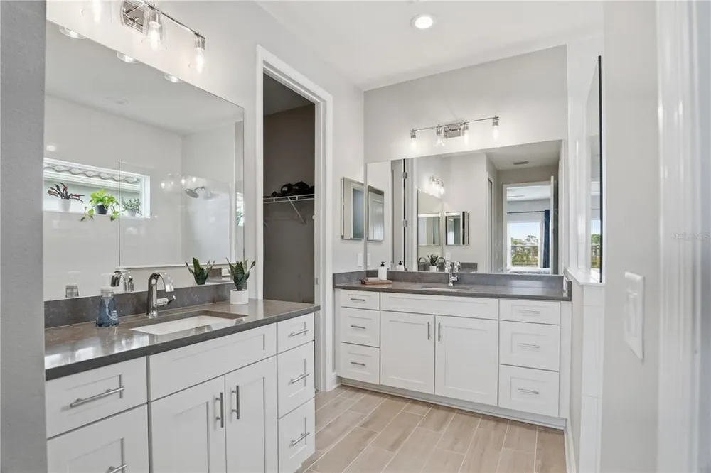 6515 Big Bayou Dr, Sarasota, FL 34241