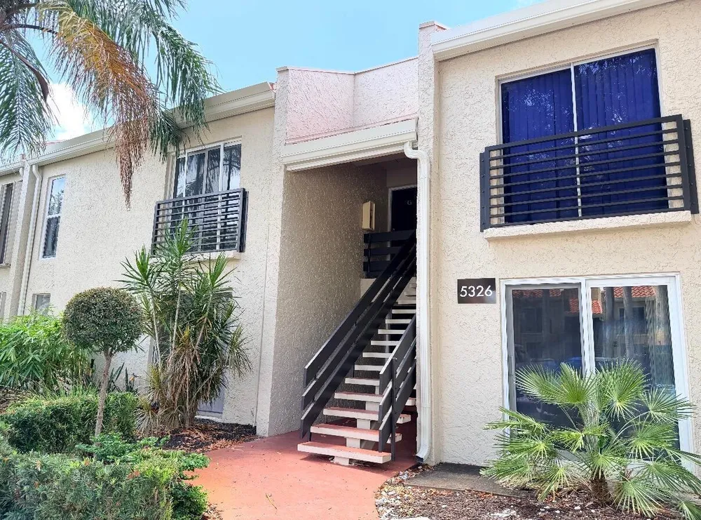 5326 NE 6th Ave, Oakland Park, FL 33334