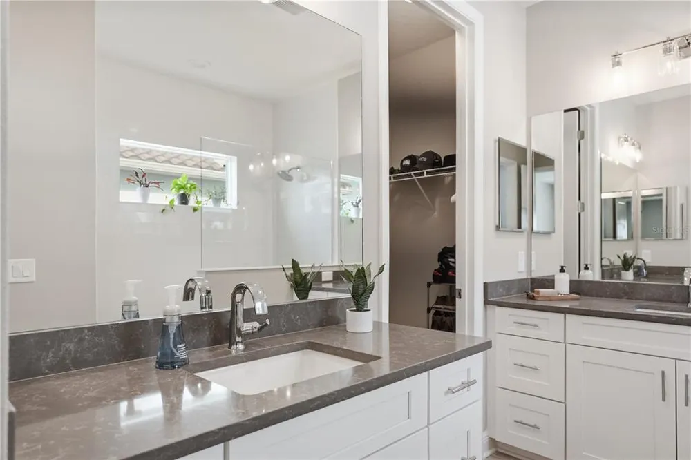 6515 Big Bayou Dr, Sarasota, FL 34241