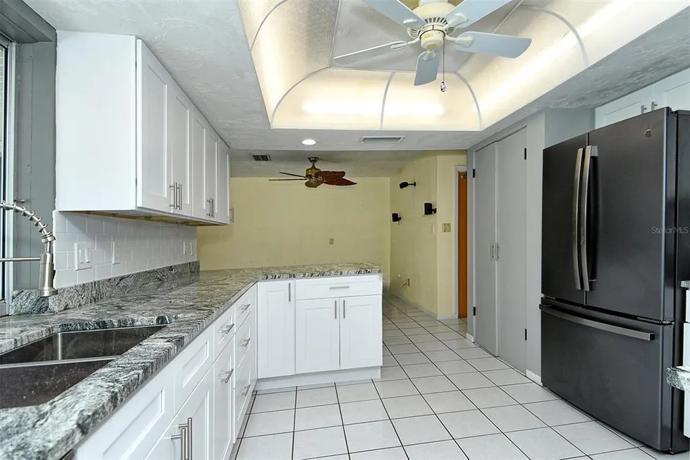 3140 Espanola Dr, Sarasota, FL 34239